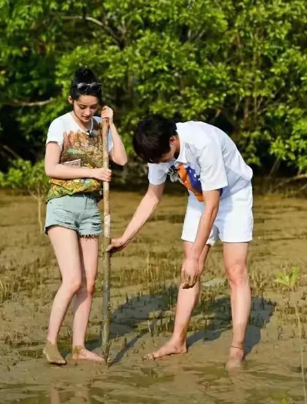 李沁变成“泥姑娘”，真实形象火遍网络