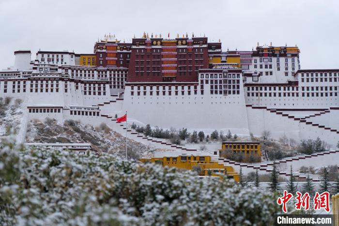 西藏布达拉宫景区暂停对外开放