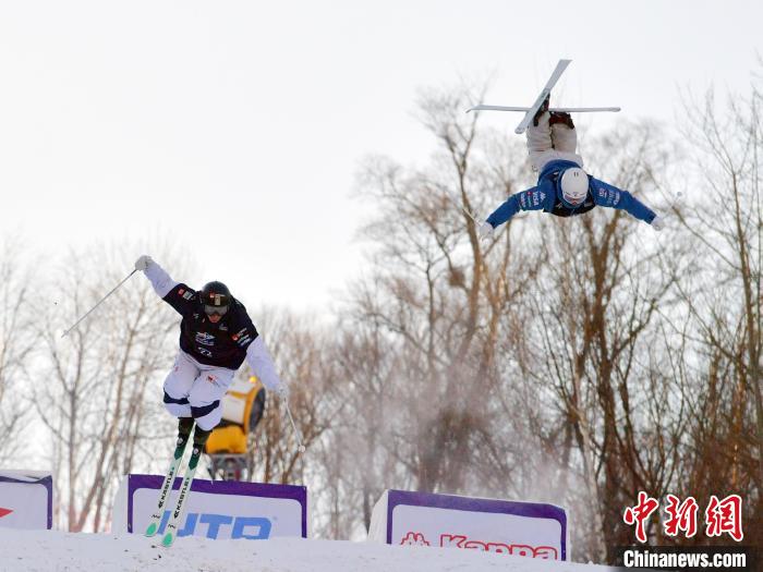 自由式滑雪雪上技巧世界杯北大湖站：芬兰美国选手夺双人赛冠军