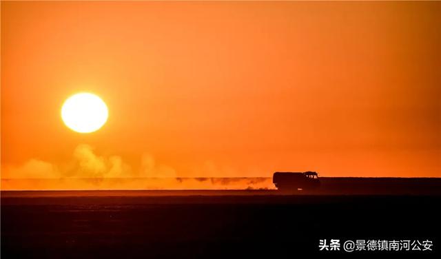 从百万粉丝游戏女主播，到远火炮长，20岁女兵火了！